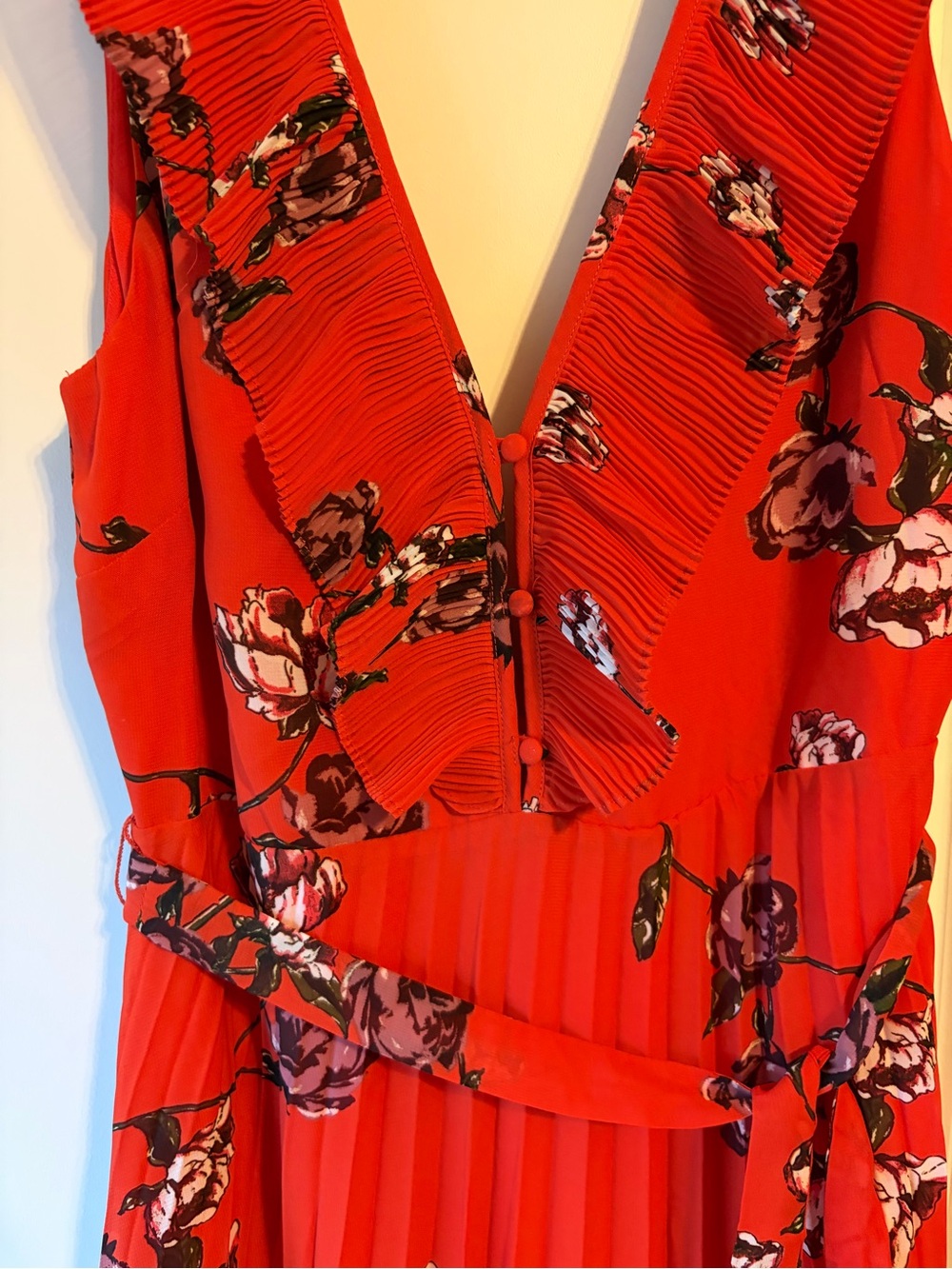 Lulu’s Floral V-Neck Sleeveless Maxi Dress - Picture 2 of 6